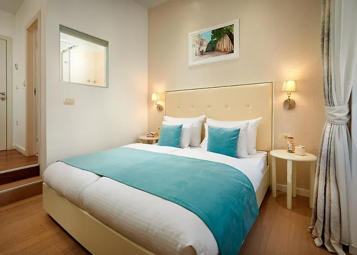 Marmont Bed and Breakfast 3*